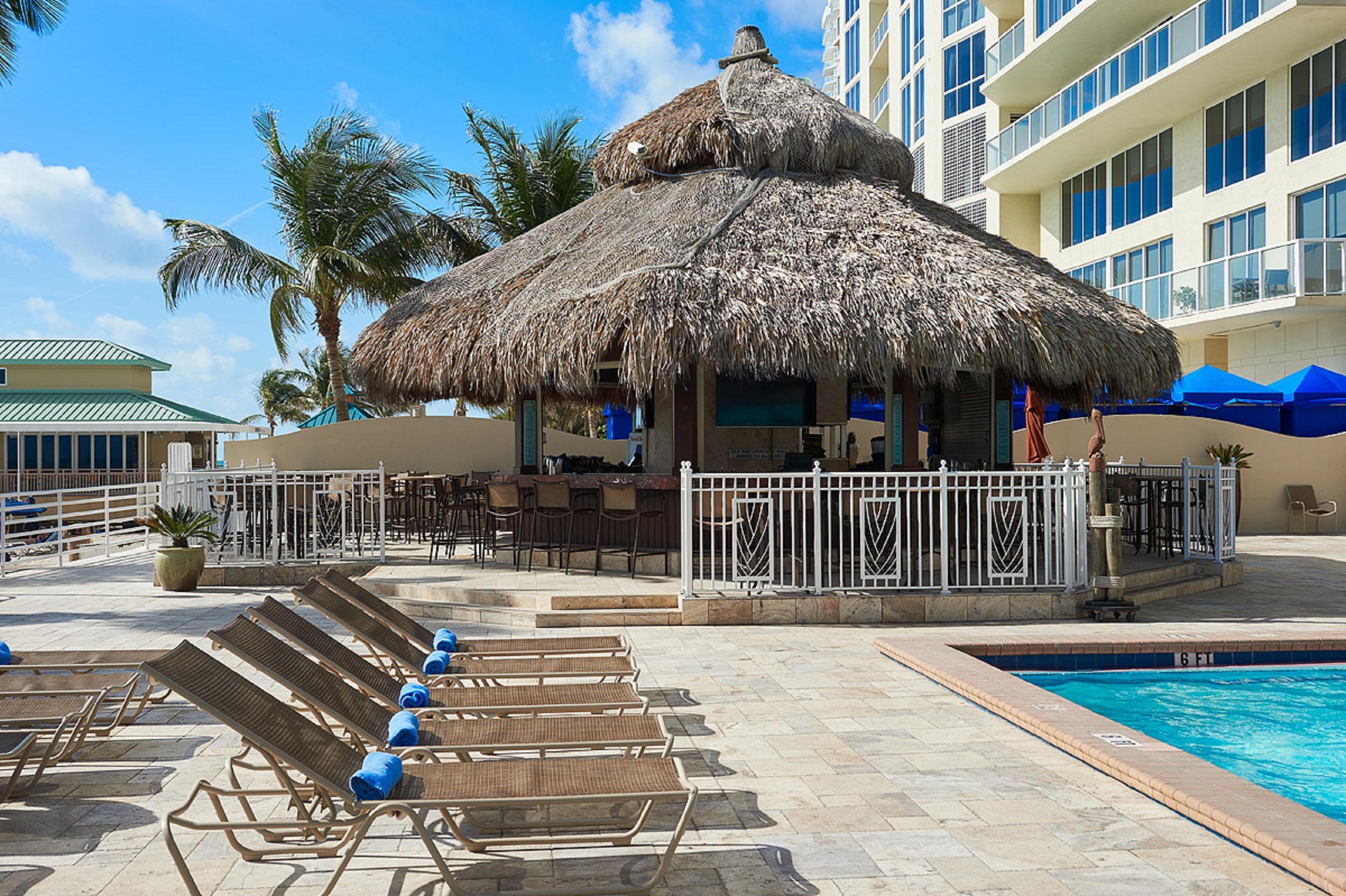 Newport Beachside Hotel & Resort Санні-Айлс-Біч Екстер'єр фото