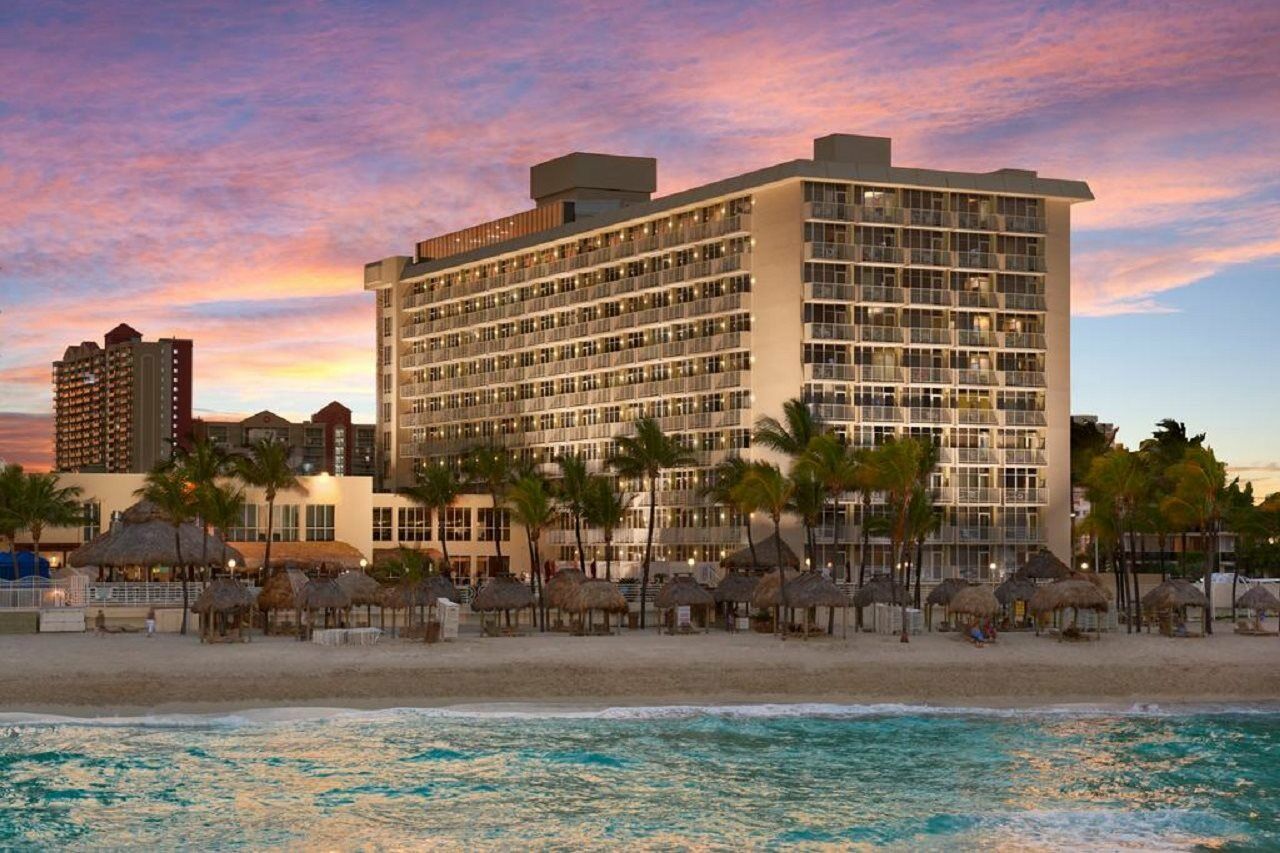 Newport Beachside Hotel & Resort Санні-Айлс-Біч Екстер'єр фото